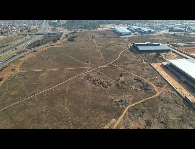 9,517M² VACANT LAND FOR SALE IN AEROTON